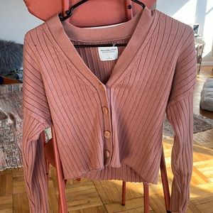 Abercrombie & Fitch cropped pink cardigan